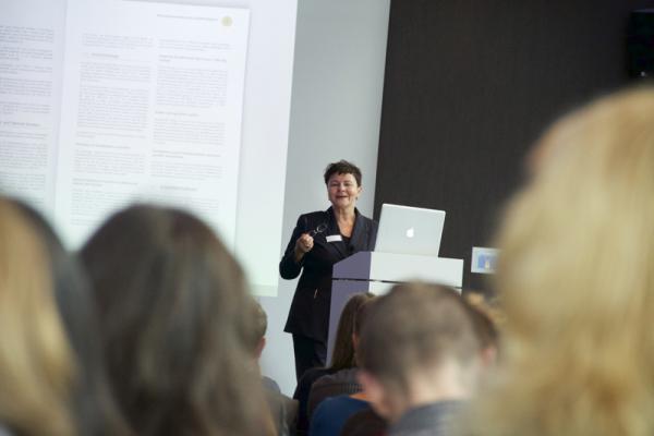 CCI Münster, Gisela Grosse, Corporate Reporting, Forum Reporting, Gestaltung, CCI, Corporate, Communication, Institute